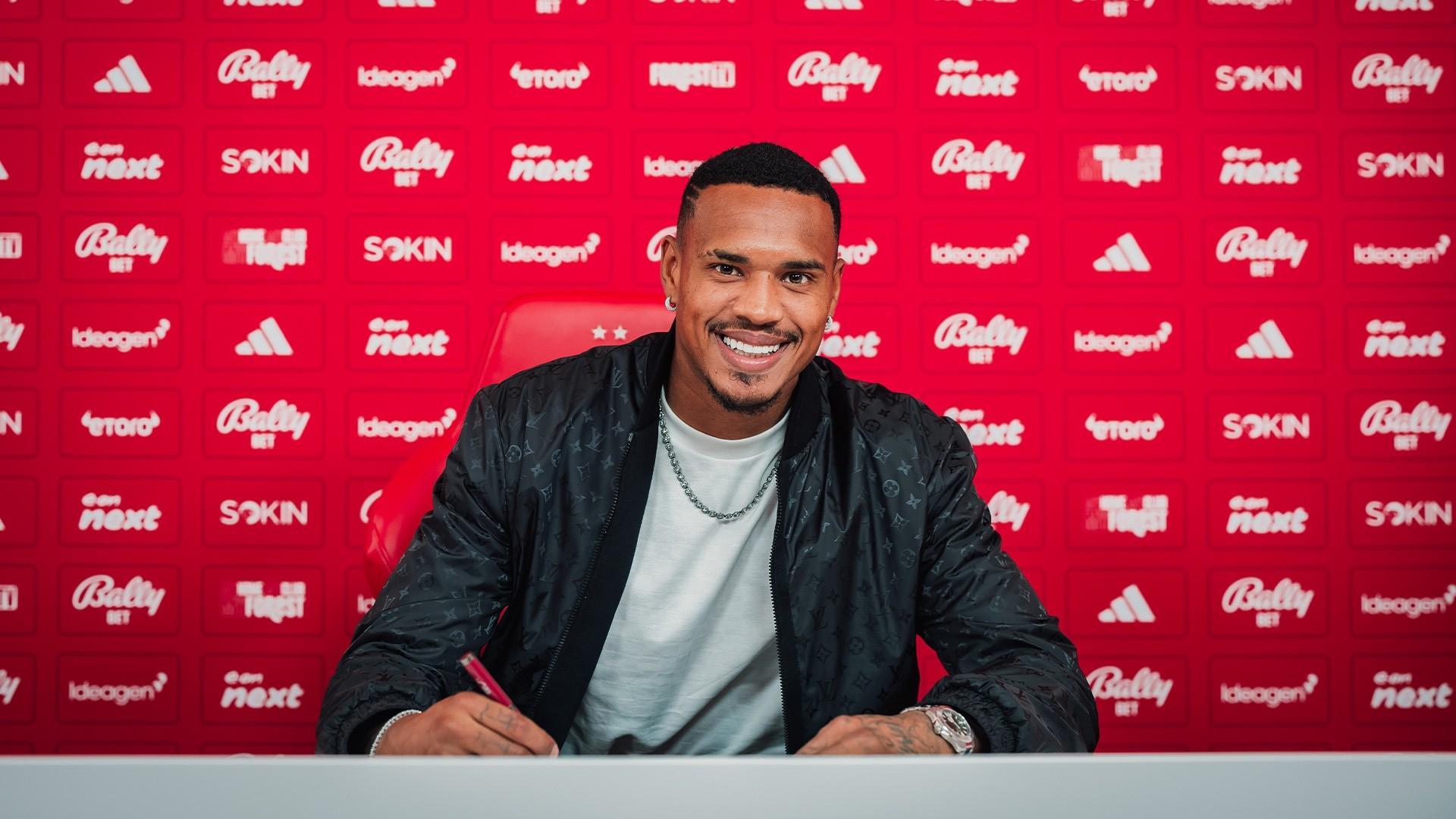 PA视讯官网-官方:诺丁汉森林签下博塔弗戈门将约翰-维克托,签约3年